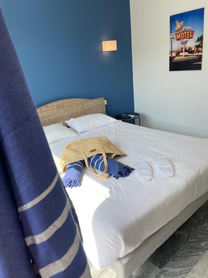 Amerique Hotel Palavas - Piscine - Plage Eksteriør bilde