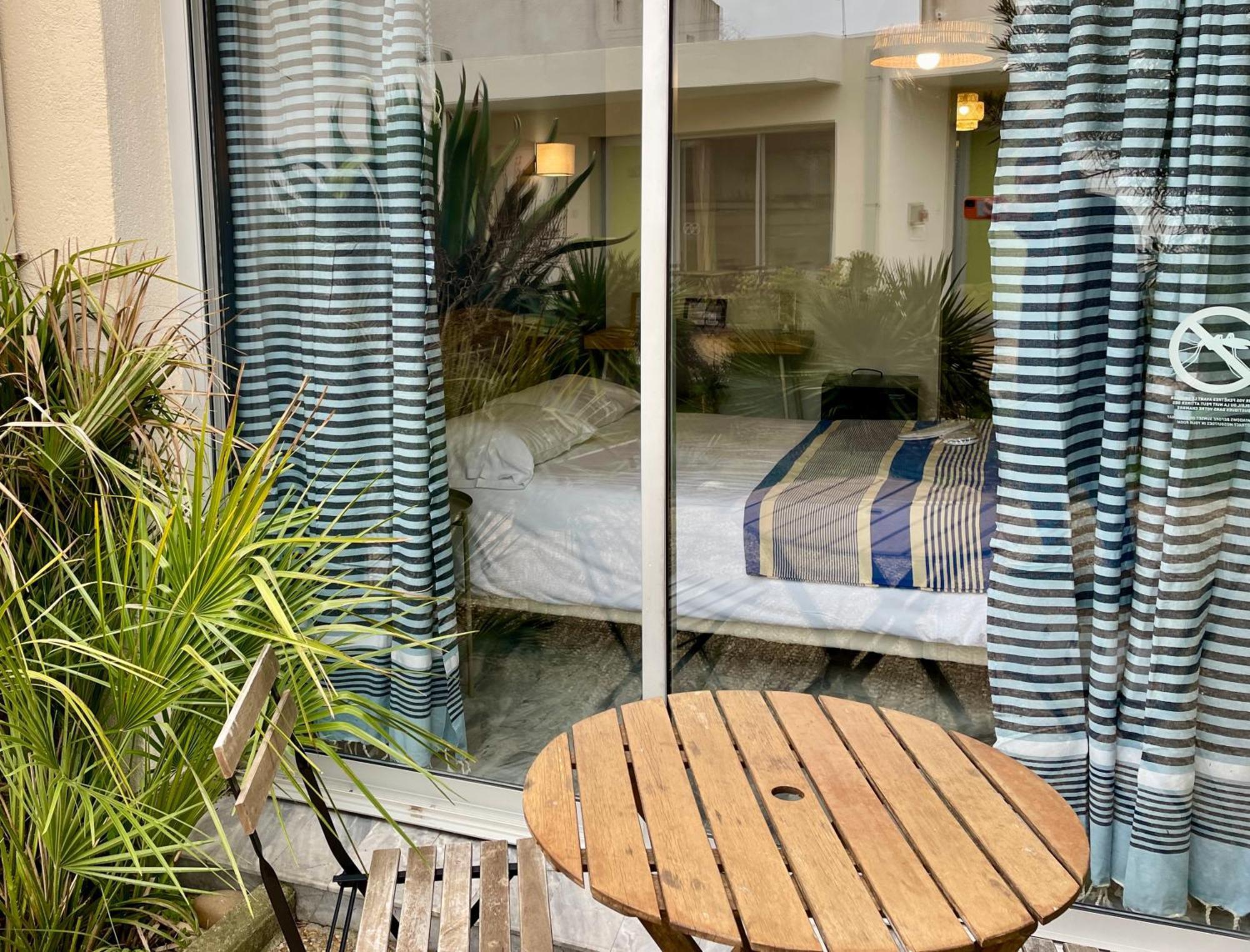 Amerique Hotel Palavas - Piscine - Plage Eksteriør bilde